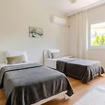 Comfortable And New Near The Sea!