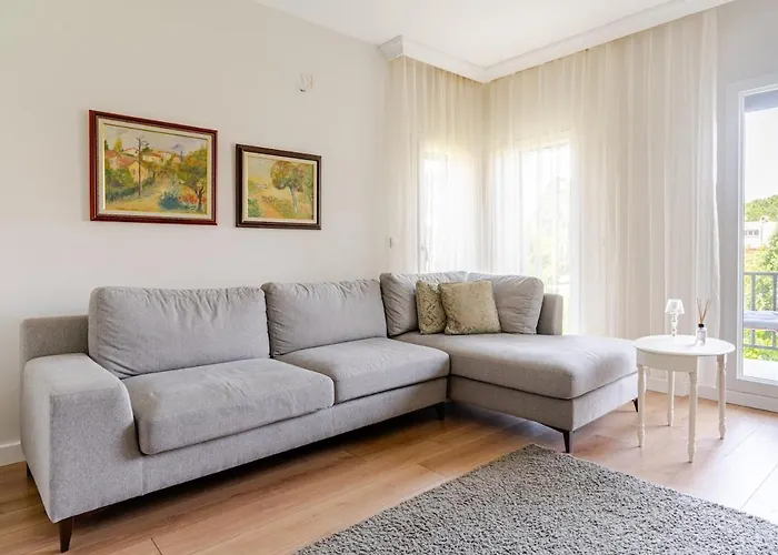 Comfortable And New Near The Sea!