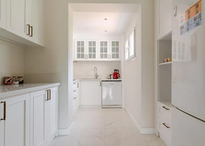 Comfortable And New Near The Sea!