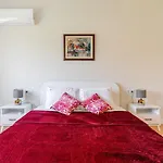 Comfortable And New Near The Sea!