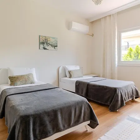 Comfortable And New Near The Sea!