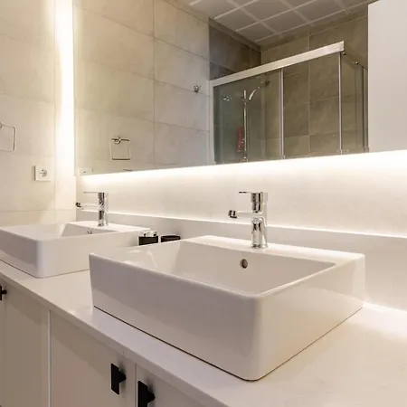 Comfortable And New Near The Sea!