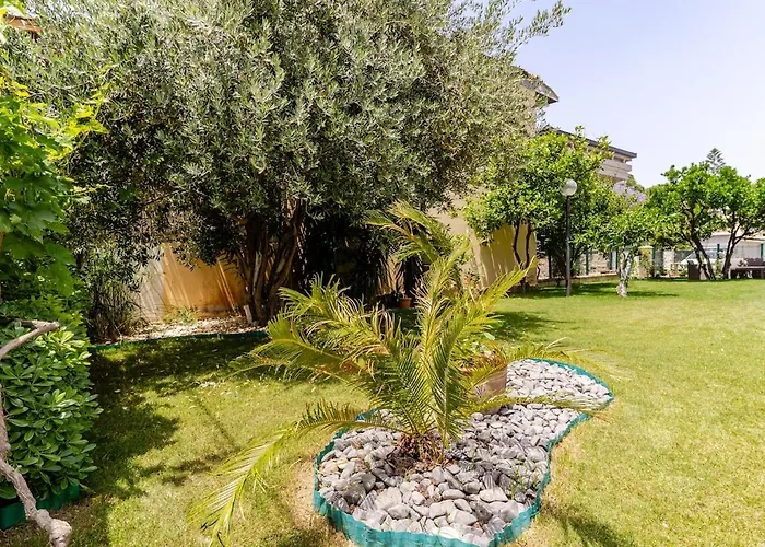 Comfortable And New Near The Sea!