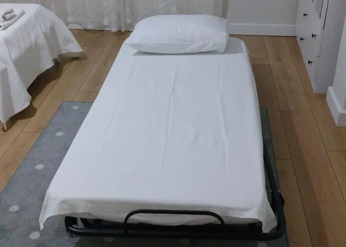 Comfortable And New Near The Sea!