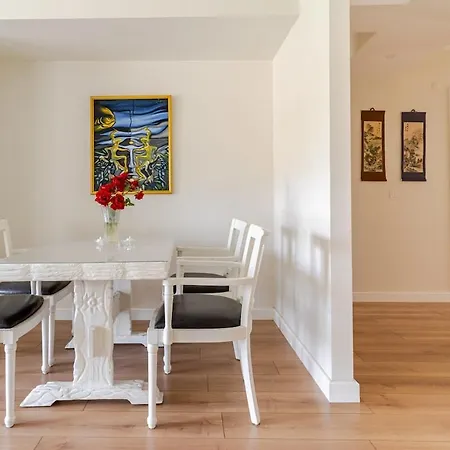 Comfortable And New Near The Sea! Apartment Izmir