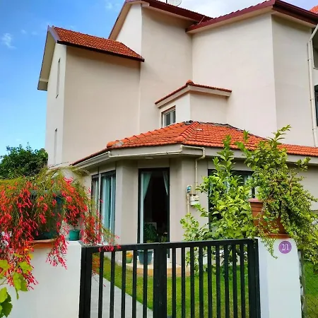 Comfortable And New Near The Sea! *